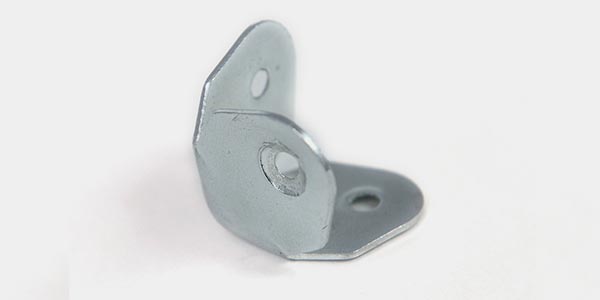 Уголок оковка на ящик